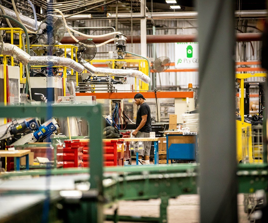 The Lansing plant closes and 274 workers are laid off